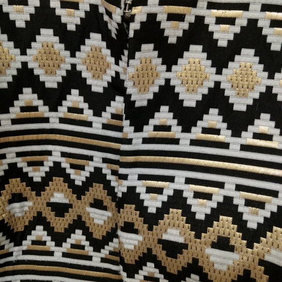 Women's Dress Blazer, Black and Gold. - Picture 4 of 4